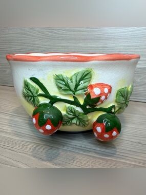 Ruby‎ Extra Relief Strawberry Ceramic Bowl 5" 3D Fruit Footed Cottagecore